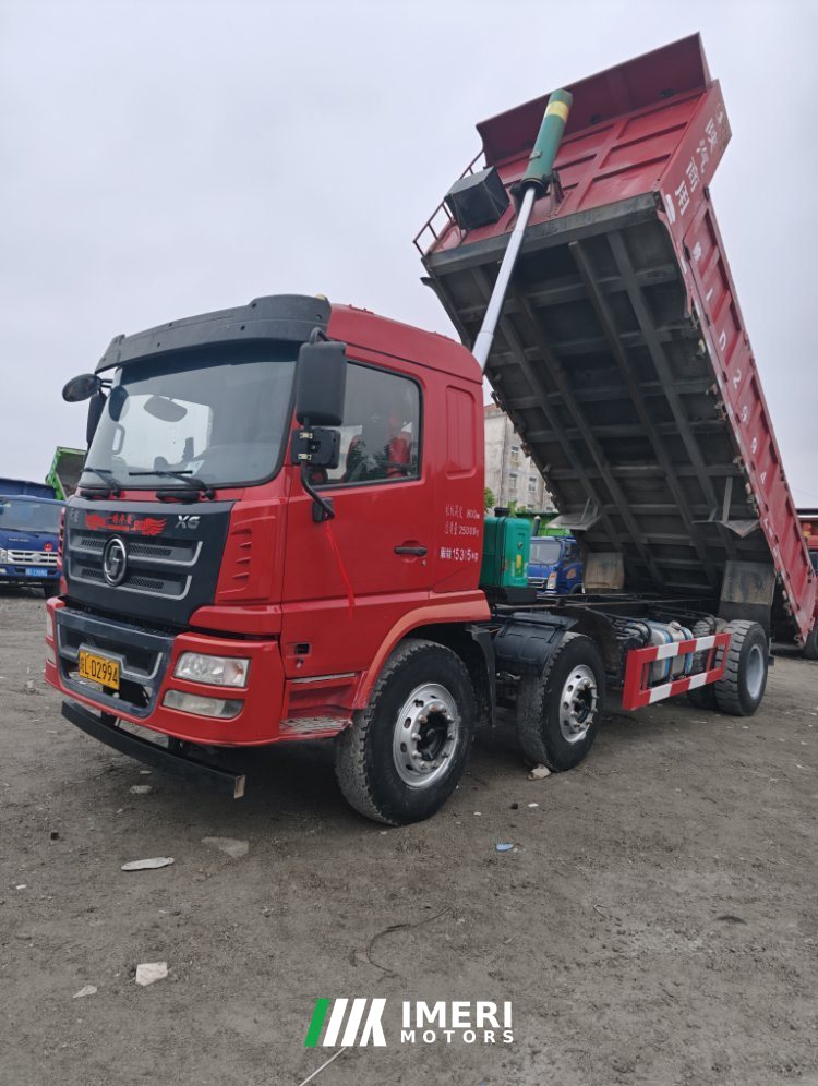 Shacman X6 220 hp 6X2 6.5 m - truck from China