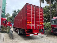 Dongfeng Liuzhou Chenglong H5 320 hp 6X2 9.7 m - ფოტო 3