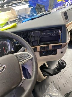 Dongfeng Liuzhou Chenglong H5 320 hp 6X2 9.7 m - ფოტო 9