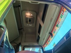 FAW Jiefang J7 564 hp 6X4 - photo 7