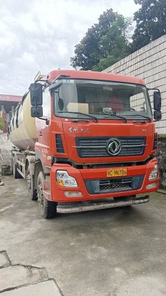Dongfeng Tianlong 420 hp 8X4 9.8 m - photo 1