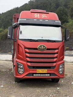 FAW Jiefang J6G 320 hp 6X2 6.8 m - ფოტო 1