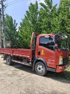 SINOTRUK HOWO Light Duty Truck Hanjiang 110 hp 4X2 4.2 m - photo 2