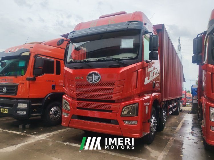 2021 FAW Jiefang JH6 320 hp 6X2 9.4 m