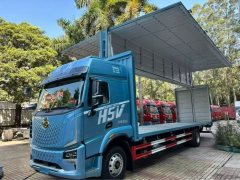 Dongfeng Liuzhou Chenglong H5V 300 hp 4X2 - ფოტო 1
