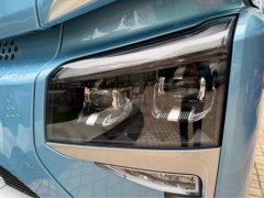 Dongfeng Liuzhou Chenglong H5V 300 hp 4X2 - ფოტო 10