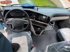 Dongfeng Liuzhou Chenglong H5V 300 hp 4X2 - ფოტო 5