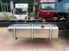 Dongfeng Liuzhou Chenglong H5V 300 hp 4X2 - ფოტო 7