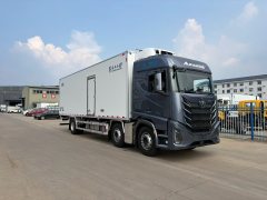 Foton Auman GTL 400 hp 6X2 9.4 m - ფოტო 4