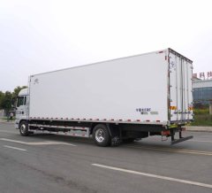 Sinotruk Sitrak G5S 330 hp 4X2 9.45 m - фото 5