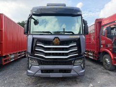 Sinotruk HOWO Max 330 hp 4X2 6.75 m - photo 2