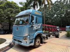 Dongfeng Liuzhou Chenglong H5V 350 hp 4X2 9.7 m - ფოტო 1