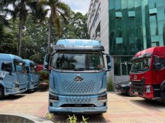 Dongfeng Liuzhou Chenglong H5V 350 hp 4X2 9.7 m - ფოტო 2