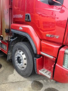 Dongfeng Liuzhou Chenglong H5 270 hp 4X2 9.8 m - ფოტო 3