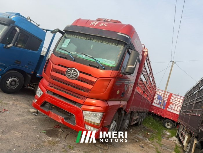 2024 FAW Jiefang J7 560 hp 8X4 9.4 m