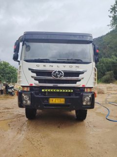 SAIC Hongyan Genlyon 390 hp 8X4 8.3 m - фото 1
