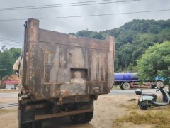 SAIC Hongyan Genlyon 390 hp 8X4 8.3 m - фото 11