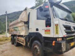 SAIC Hongyan Genlyon 390 hp 8X4 8.3 m - фото 2