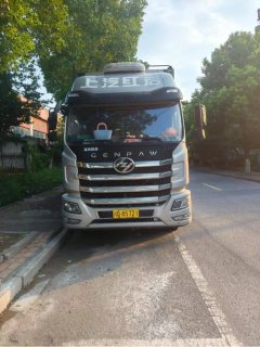 SAIC Hongyan 245 hp 4X2 9.6 m - photo 1