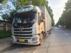 SAIC Hongyan 245 hp 4X2 9.6 m - photo 2