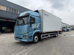 Dongfeng Liuzhou Chenglong H5V 350 hp 4X2 6.8 m - photo 3