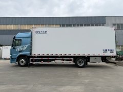 Dongfeng Liuzhou Chenglong H5V 350 hp 4X2 6.8 m - photo 5