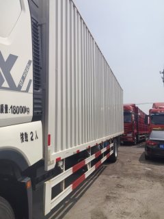 Sinotruk HOWO Max 290 hp 4X2 9.6 m - photo 4