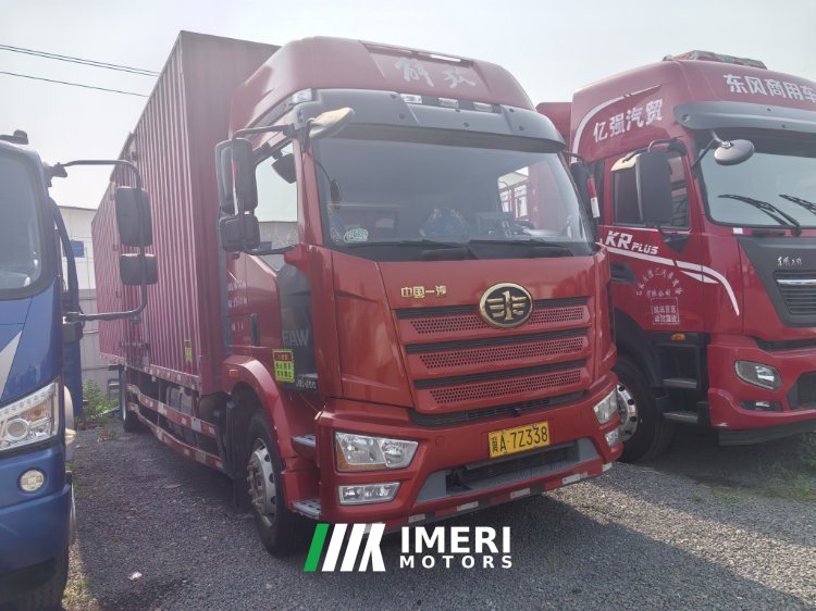FAW Jiefang J6L 260 hp 4X2 9.7 m - truck from China