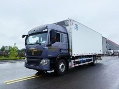 Sinotruk HOWO TX7 330 hp 4X2 7.8 m - photo 1