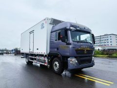 Sinotruk HOWO TX7 330 hp 4X2 7.8 m - photo 3