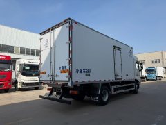 Foton Auman 380 hp 4X2 6.8 m - ფოტო 3