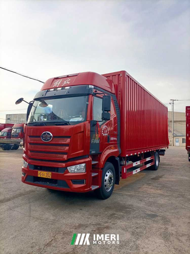 FAW Jiefang J6L 260 hp 4X2 8.2 m - truck from China