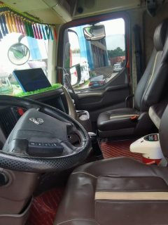 Dongfeng Liuzhou Chenglong H7 330 hp 6X2 9.7 m - ფოტო 7