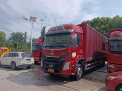 Dongfeng Liuzhou Chenglong H5 240 hp 4X2 9.7 m - ფოტო 1