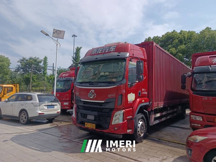 2020 Dongfeng Liuzhou Chenglong H5 240 hp 4X2 9.7 m