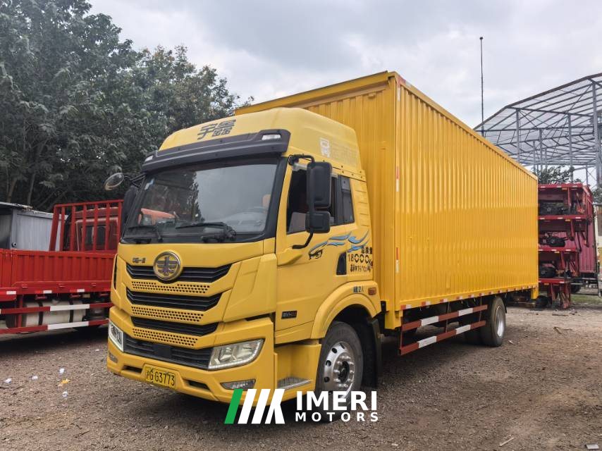 2021 FAW Jiefang VH 220 hp 4X2 8.2 m