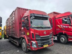 Dongfeng Liuzhou Chenglong M3 200 hp 4X2 8.3 m - ფოტო 3