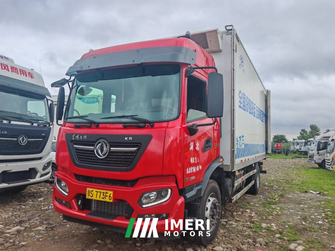 Dongfeng Tianjin 260 hp 4X2 6.8 m - truck from China