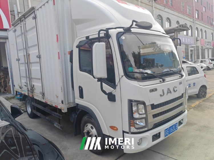 2023 JAC Wuling M6 129 hp 4X2 3.85 m