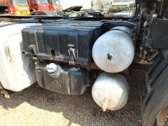 Dongfeng Liuzhou Chenglong M7 430 hp 6X4 - ფოტო 5