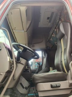 Dongfeng Liuzhou Chenglong H5 240 hp 4X2 6.8 m - ფოტო 7
