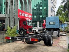 Dongfeng Liuzhou Chenglong H5 300 hp 4X2 9.7 m - ფოტო 4