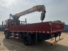Dongfeng Liuzhou Chenglong M3 200 hp 6X2 5.8 m - ფოტო 3