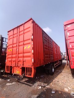 Dongfeng Tianlong VL 292 hp 6X2 9.6 m - photo 3