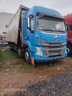 Dongfeng Liuzhou Chenglong H5 240 hp 4X2 9.6 m - ფოტო 1