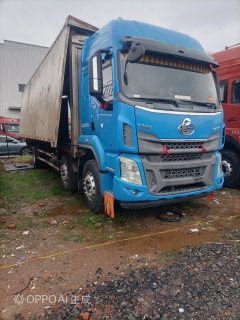 Dongfeng Liuzhou Chenglong H5 240 hp 4X2 9.6 m - ფოტო 2