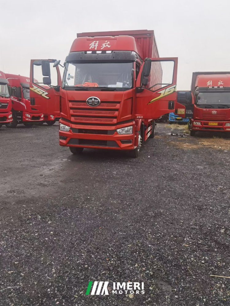 2025 FAW Jiefang J6L 240 hp 4X2 8.2 m