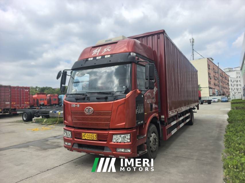 FAW Jiefang J6L 240 hp 4X2 9.6 m - truck from China