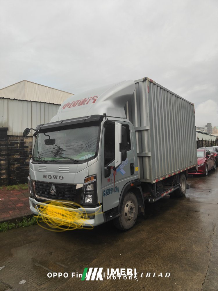 SINOTRUK HOWO Light Duty Truck Commander 150 hp 4X2 4.2 m - truck from China