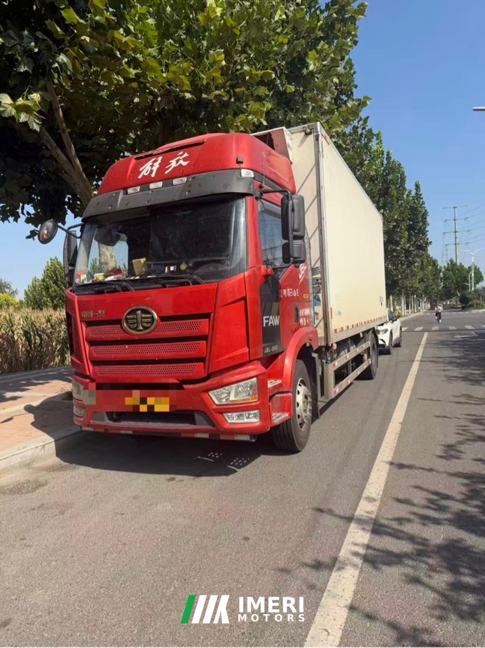 2023 FAW Jiefang J6L 240 hp 4X2 6.8 m